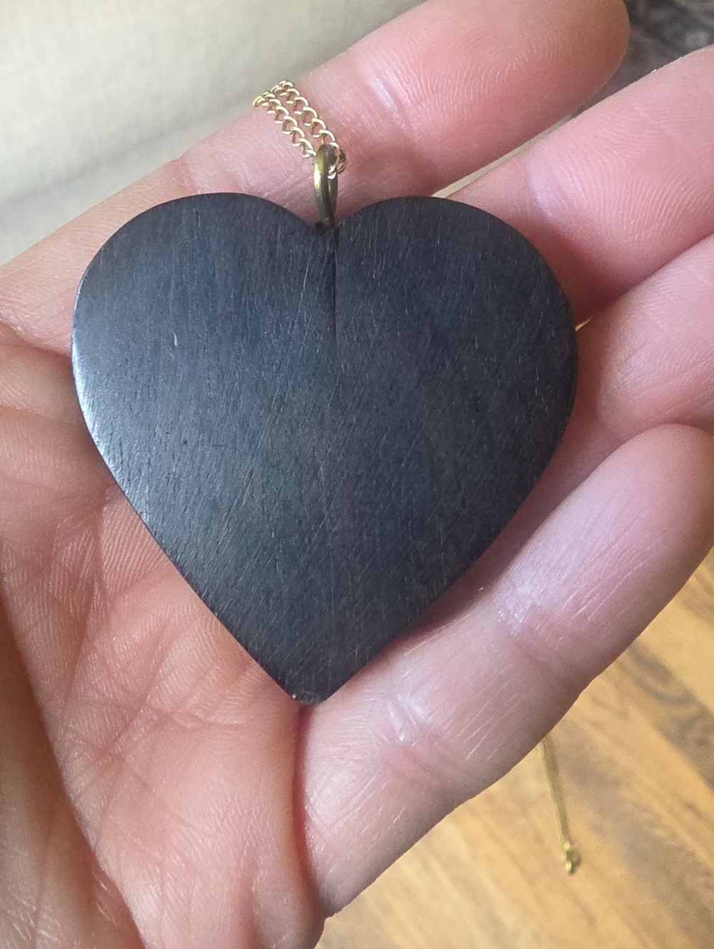 Vintage Wood Heart Necklace - Picture 7 of 9